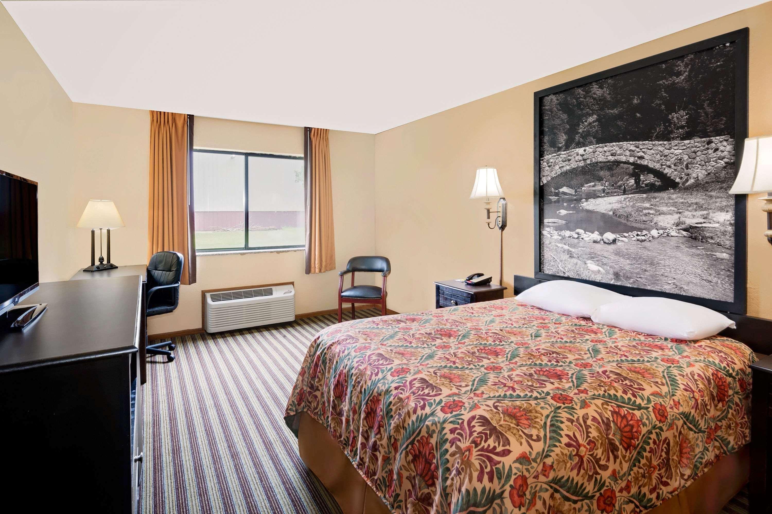 Super 8 By Wyndham Iowa Falls Luaran gambar