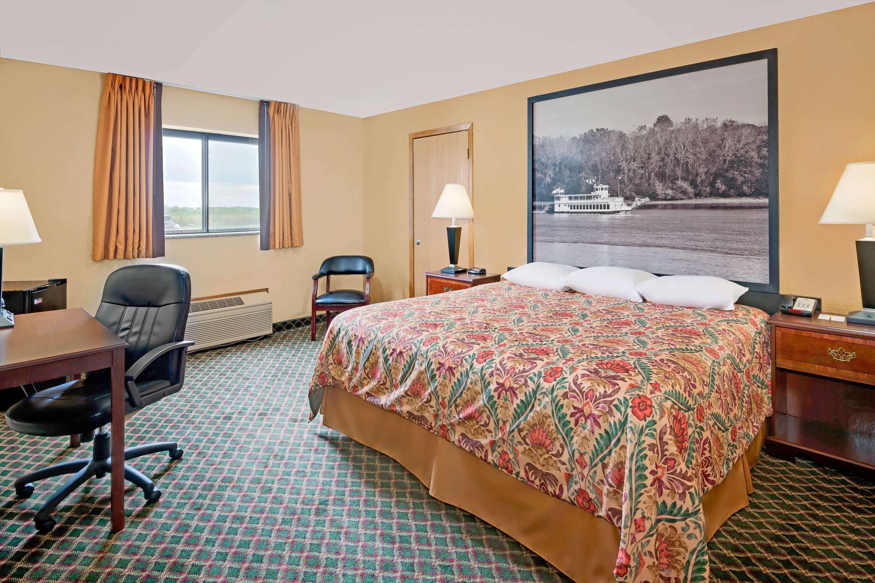 Super 8 By Wyndham Iowa Falls Luaran gambar