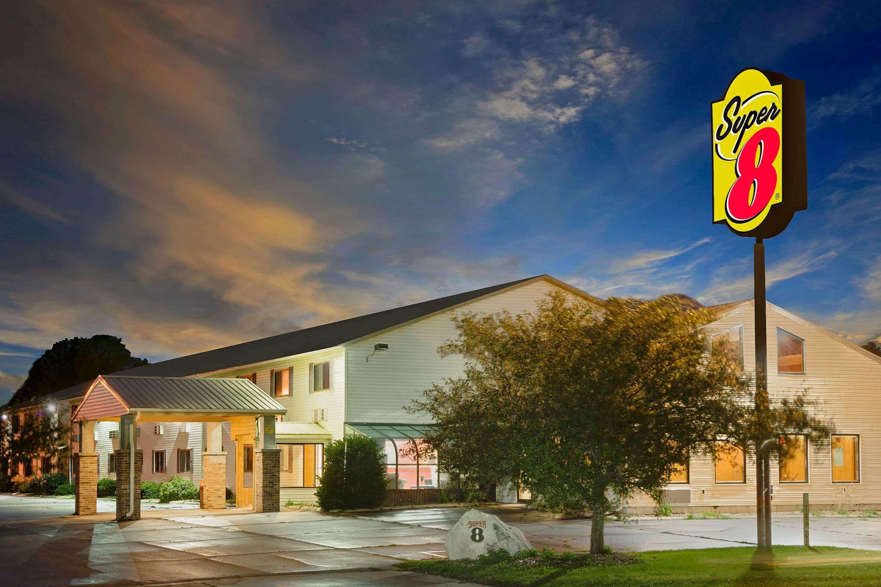Super 8 By Wyndham Iowa Falls Luaran gambar