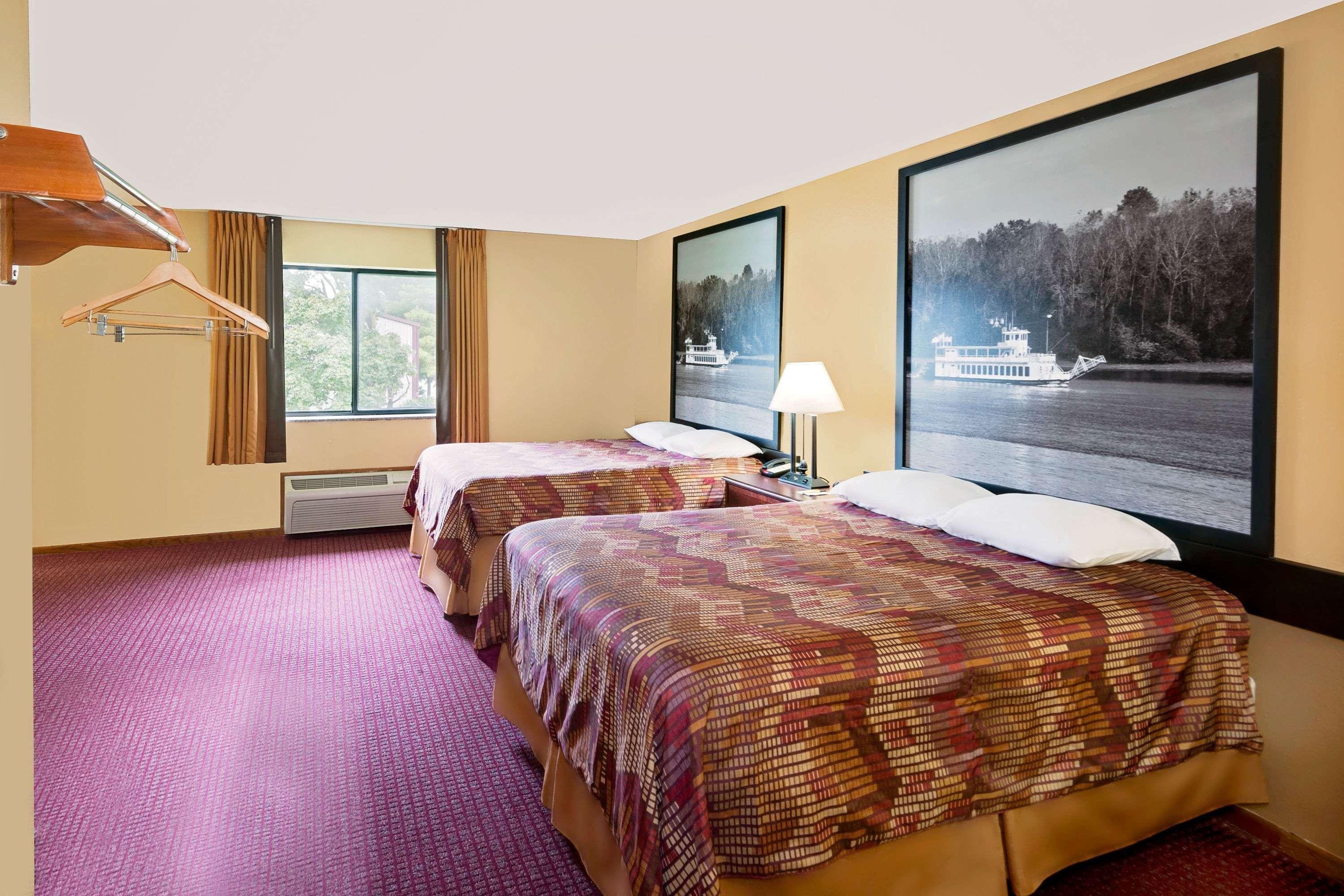 Super 8 By Wyndham Iowa Falls Luaran gambar