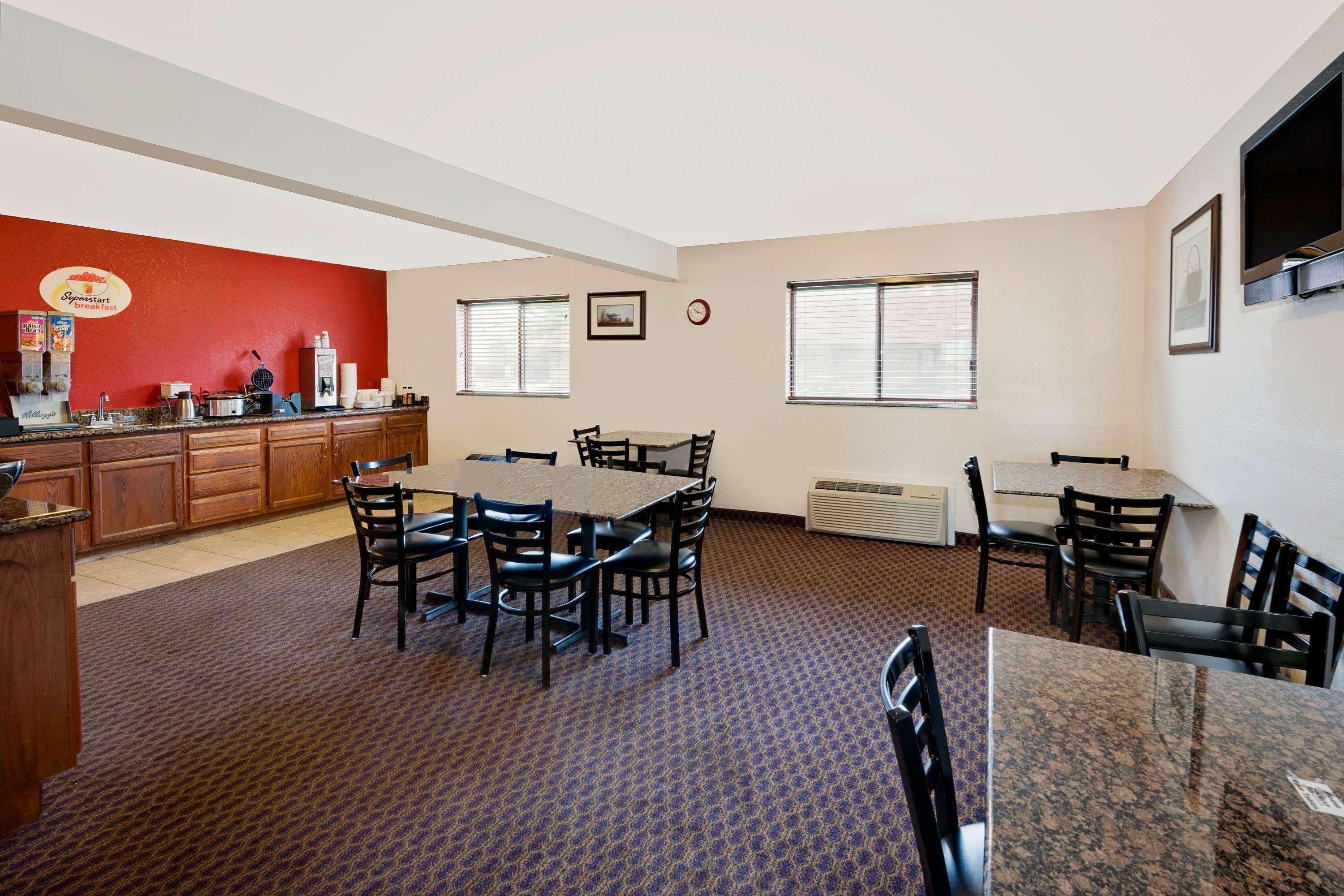 Super 8 By Wyndham Iowa Falls Luaran gambar