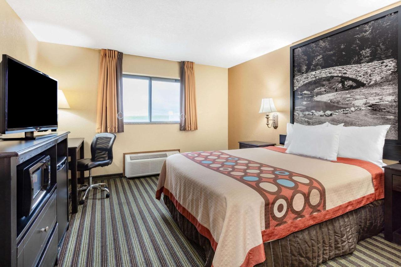 Super 8 By Wyndham Iowa Falls Luaran gambar