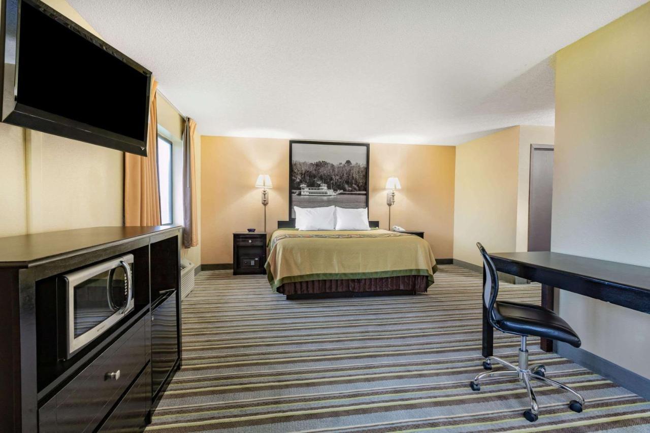 Super 8 By Wyndham Iowa Falls Luaran gambar